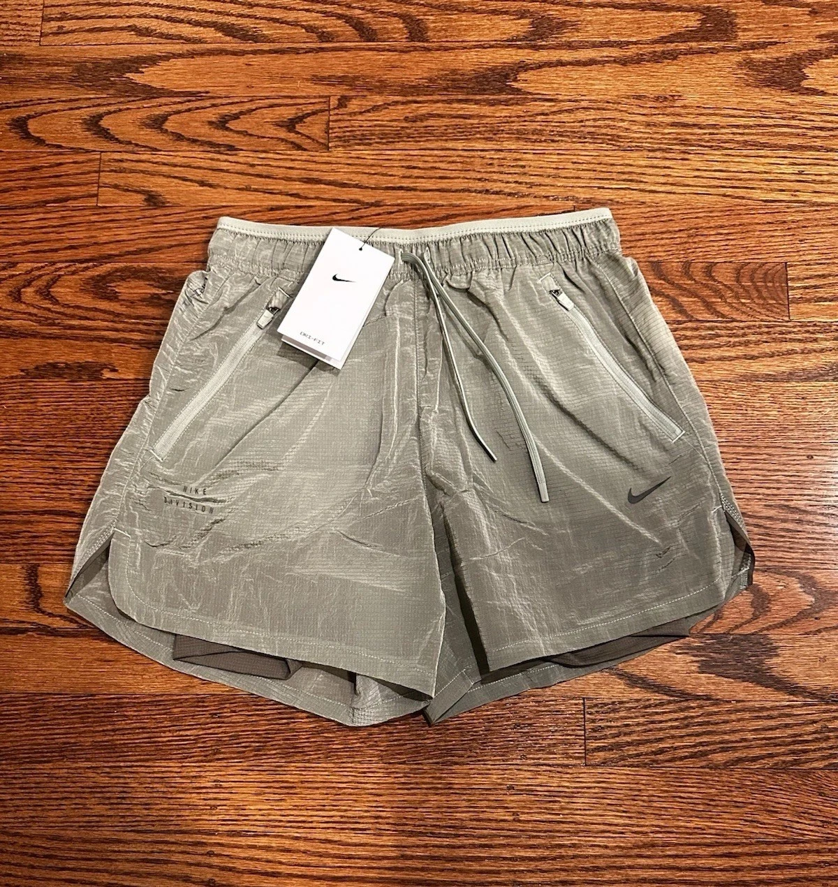 Nike Dri-FIT Stride 5” 2-in-1 Running Shorts Mens Small Green FZ1135-370 NWT
Opens in a new window o