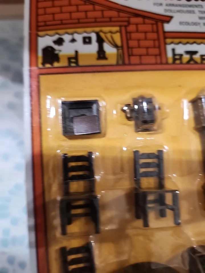 Muebles y accesorios vintage de plástico para casa de muñecas Shackman escala 1:48 NOS Foto 4 de 4