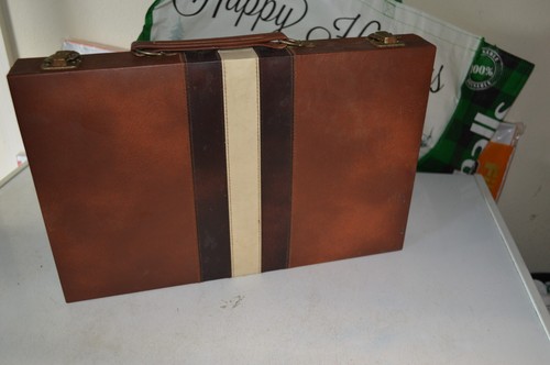 VTG Backgammon Set Attache Case Brown & Cream 15x22 PLAYING FIELD NICE - Picture 2 of 7