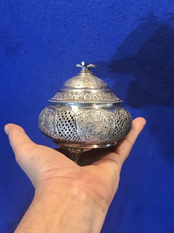 Antiguo cuenco de caramelo grabado a mano hecho a mano 84 plata sólida 291 gramos Foto 4 de 4