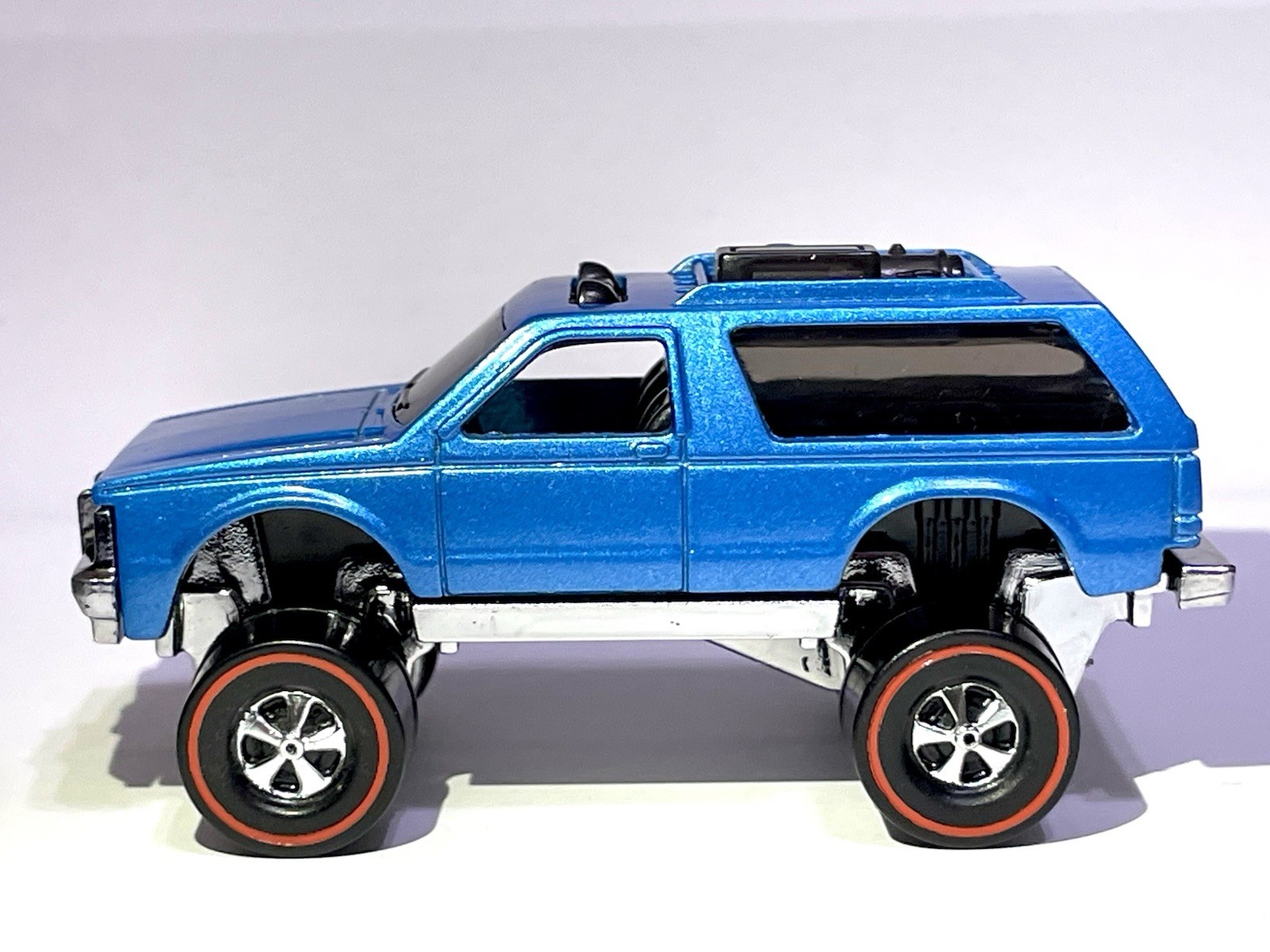 HOT WHEELS Chevy Blazer 4X4 Custom Made Redline Metallic  Blue Diecast Truck 🛻