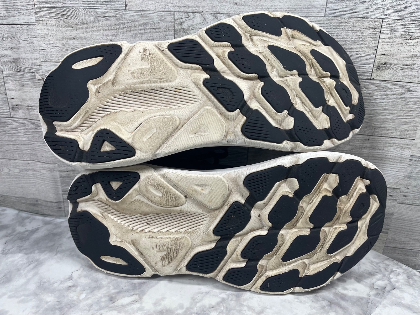 Hoka One One Clifton 10 Sneakers Women 9D Wide Running Shoes Black Trainers thumbnail 15