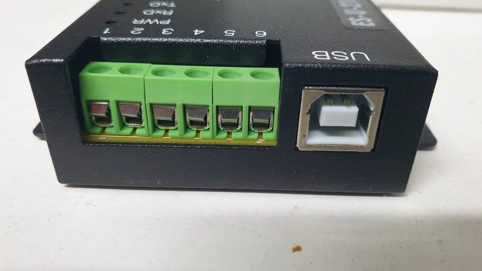 ES-U-2101-MB end with 6-way green screw terminal block and USB Type-B port