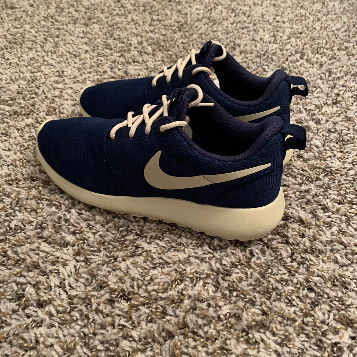 How to clean top nike roshes white