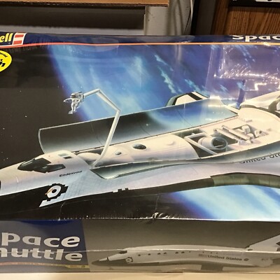 Revell Space Shuttle Endeavour 1:72 scale model kit New Sealed