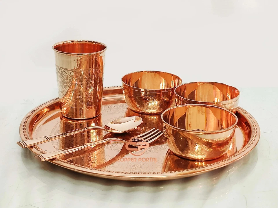Juego de cena de cobre puro, vajilla artesanal en relieve para entretener la Navidad Foto 4 de 4