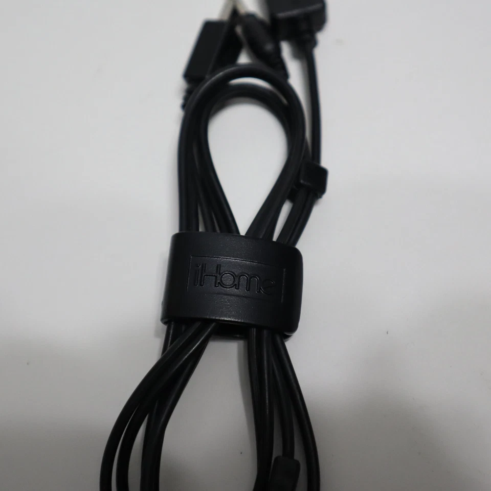 Cargador de alimentación con cable auxiliar de 3,5 mm y USB a Mini USB para altavoz iHome Foto 4 de 4