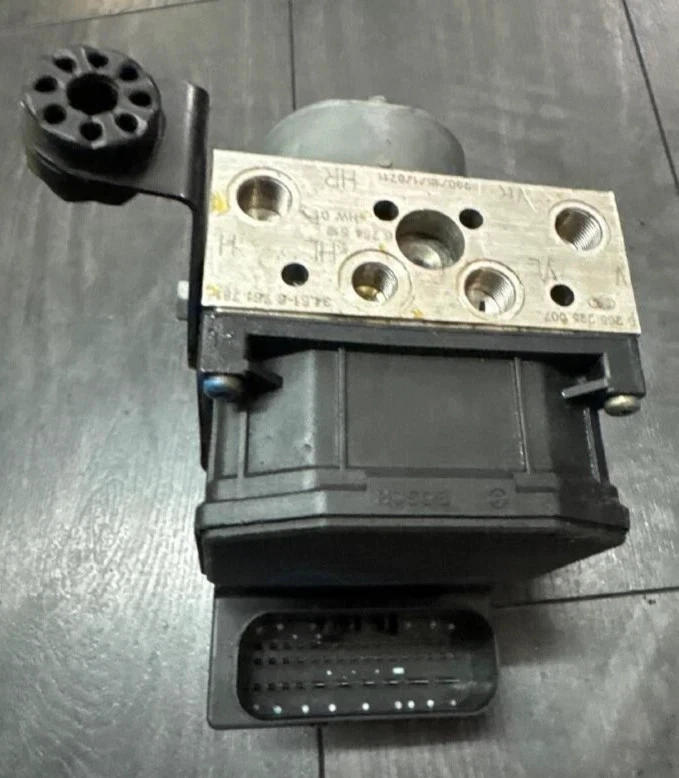 BMW E65 745i 745Li 750Li 2002-2005 ABS conjunto de módulo de bomba de freno antibloqueo OEM Foto 4 de 4