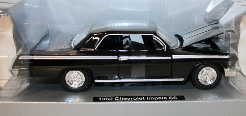 NewRay 1/25 Scale Diecast - 71843 - 1962 Chevrolet Impala SS - Black - Image 2 of 4