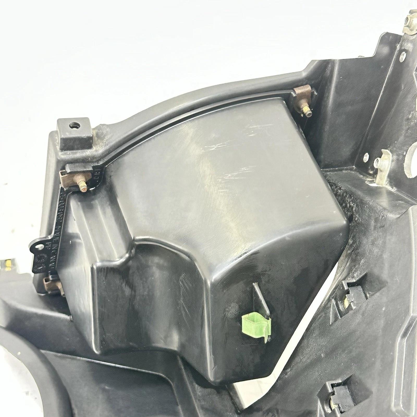 2012 CAN-AM SPYDER RT-S SE5 FRONT CONSOLE SUPPORT BRACKET HOUSING PLASTIC TRIM