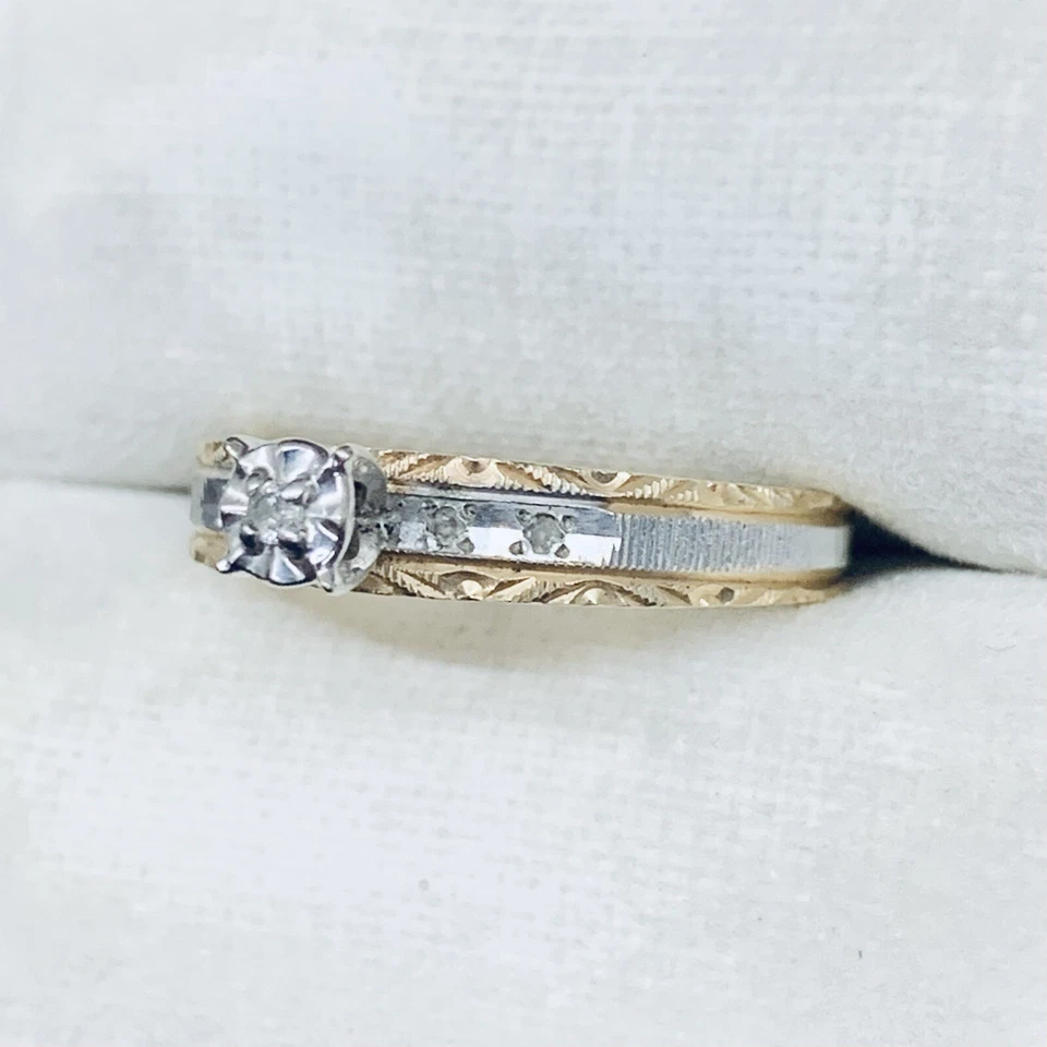 Anillo de compromiso de boda de 2 tonos de oro amarillo de 10 k de 0,05 quilates talla 7,5 Foto 3 de 4