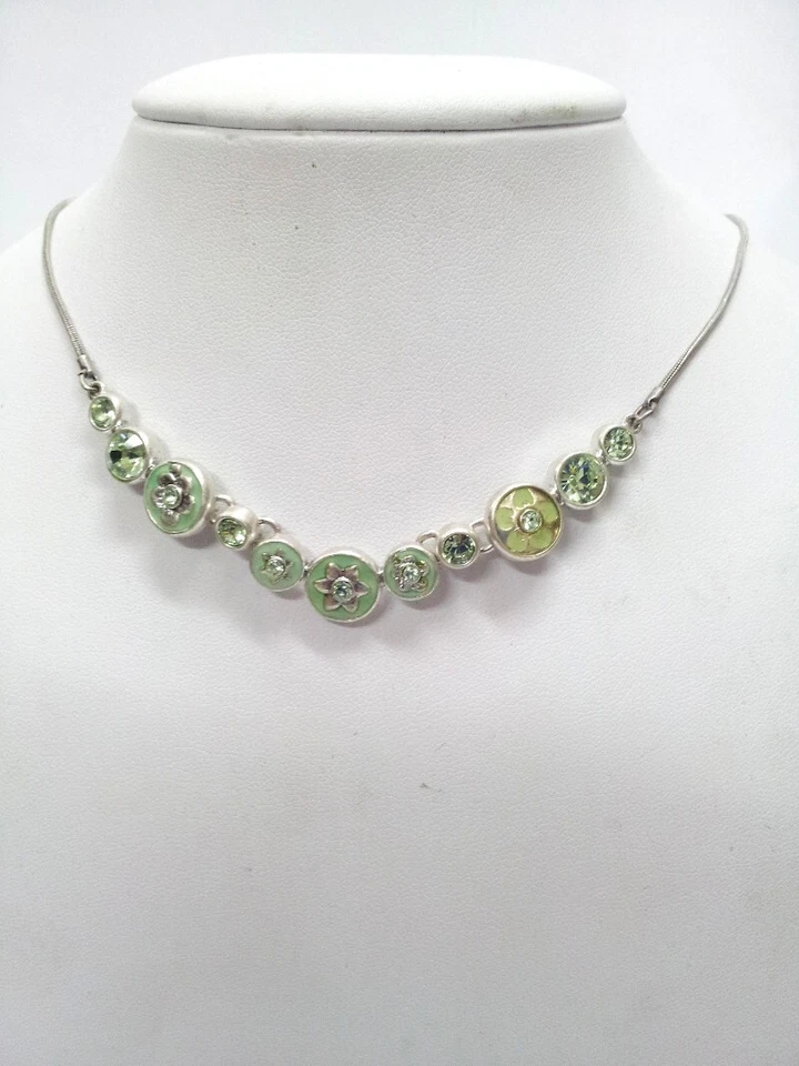 NUEVO COLLAR CADENA PEREGRINO PLATEADO CRISTALES VERDES ESMALTE FLORES Foto 3 de 4