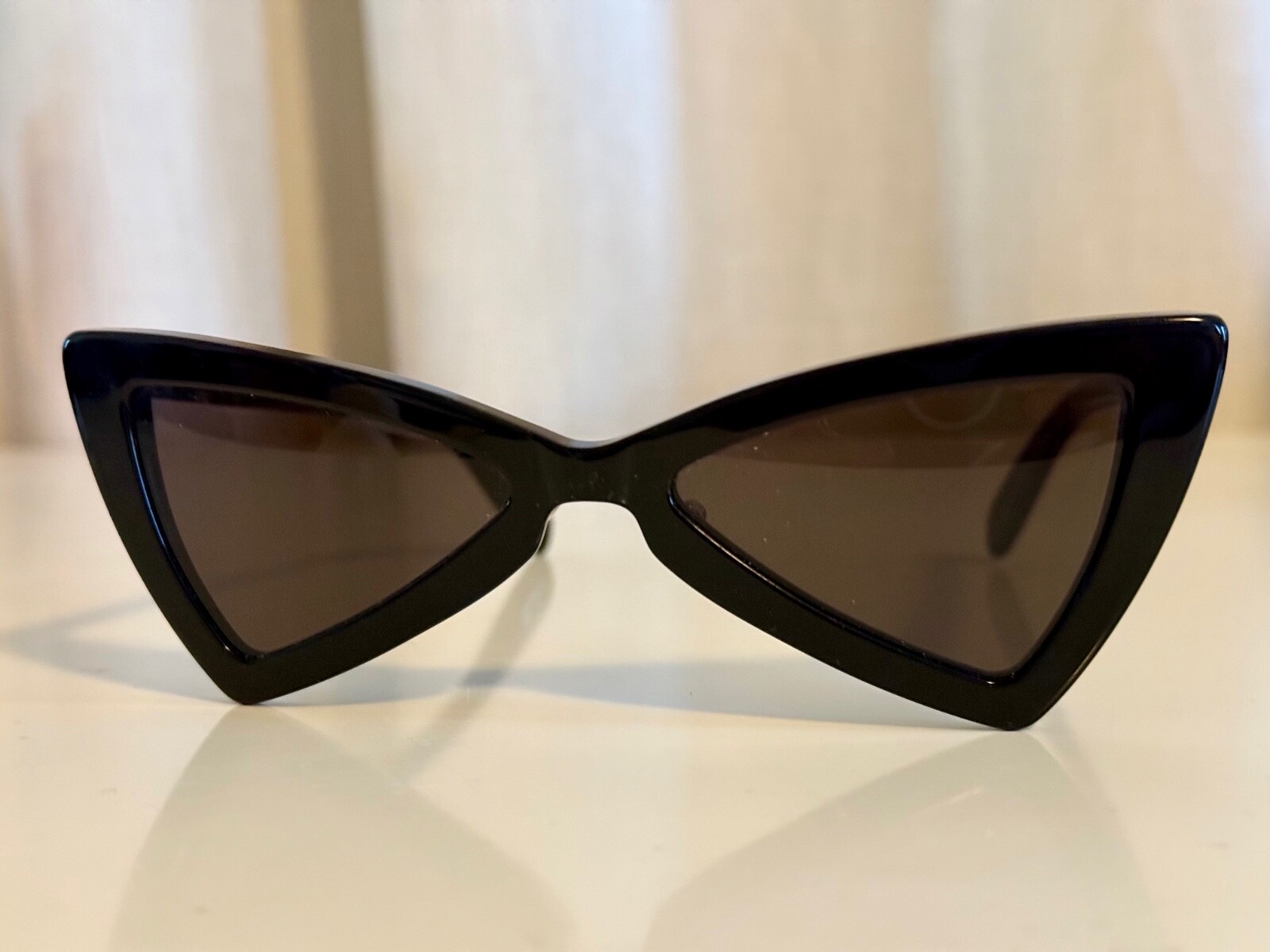 Occhiali da sole SL 207 SAINT LAURENT JERRY CAT EYE. COSÌ COOL!