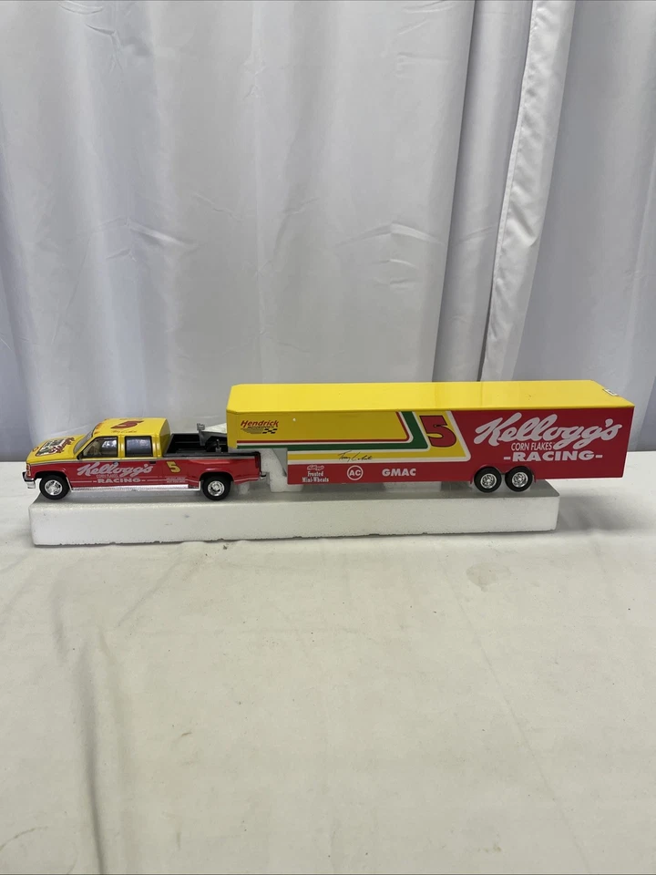 Terry Labonte #5 Diecast Bank Race Car Hauler Kellogg's 1/25 Scale, See Pics - Image 3 of 4