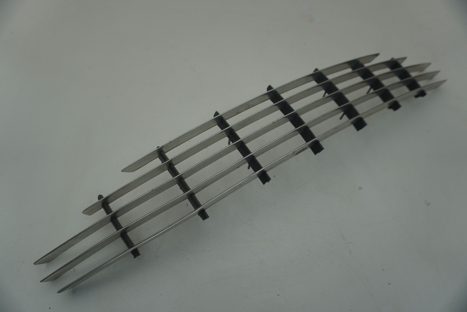 Front Bumper Upper Radiator Grille DG43-8A100-AA Aston Martin DB9 2013-17 *Note*
