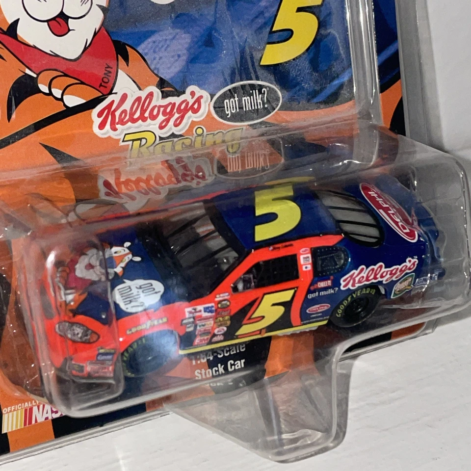 2004 Terry Labonte #5 Kellogg’s Got Milk? NASCAR Action 1/64 Scale Diecast Boxed - Image 3 of 4