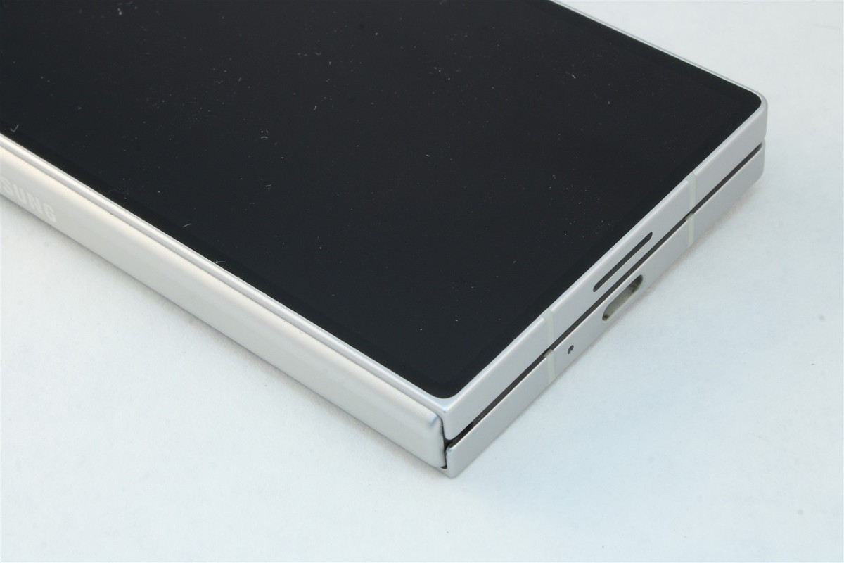 Galaxy Z Fold 6 国内版 ホワイト256GB 未使用に近い‼️ Amazon.com: Samsung Galaxy Z Fold 6 Smartphone, 256GB, Factory