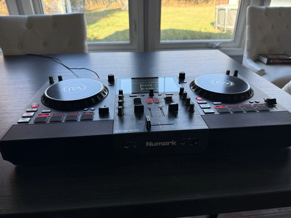 Numark Mixstream Pro Standalone Music Streaming Double Deck Controller - Black - Image 4 of 4