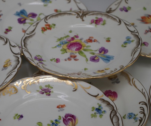 DRESDEN GERMANY PORCELAIN SET OF 9 BREAD AND BUTTER PLATES HAND PAINTED 1900 - Picture 4 of 8