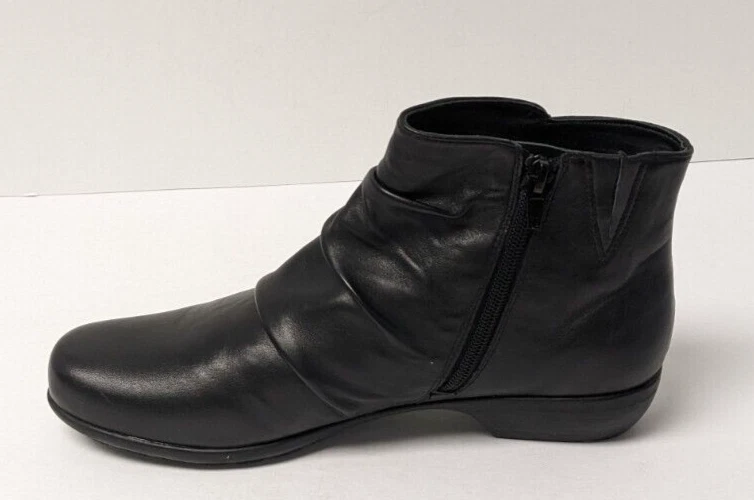Walking Cradles Esme Ankle Boots, Black Leather, Women's 9.5 M - Image 4 of 4
