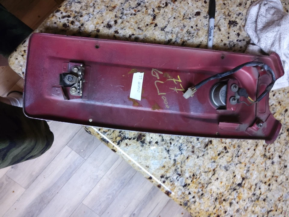 Honda Goldwing GL1000 1977 consola central con indicador de combustible RC2 Foto 3 de 4