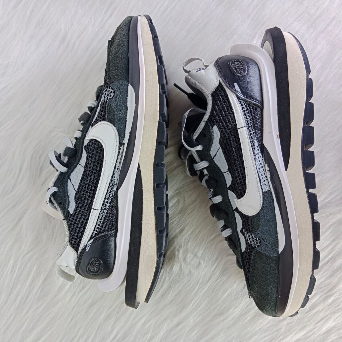 Nike x Sacai Vaporwaffle Black / White Sneakers Size 6.5 US Nike x Sacai Vaporwaffle Black / White Sneakers Size 6.5 US