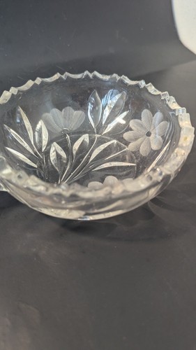 Vintage McKee Nappy Dish Glass Handled Bowl - Picture 2 of 4