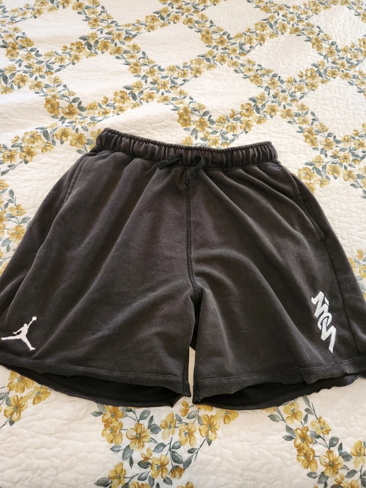 Pantalones Cortos Jordan Zion Talla L Dri-fit Tejido Oliva/Blanco. Foto 2 de 4