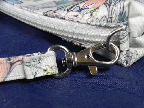 JuJuBe Disney Alice in Wonderland Shoulder Crossbody Bag Purse Zippered - Picture 7 of 14