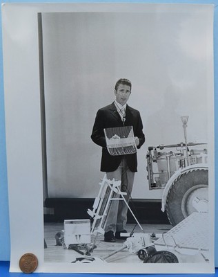 NASA press PHOTO APOLLO 15 Lunar Module Pilot IRWIN Briefs Media LRV Training