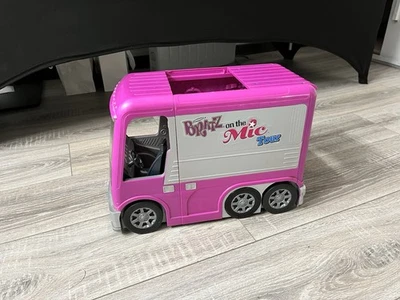 Bratz on the MIC Tour Bus Camper Car Vehicle 2011 Barbie TLC Rare Doll Pink Used - Bild 1 von 4