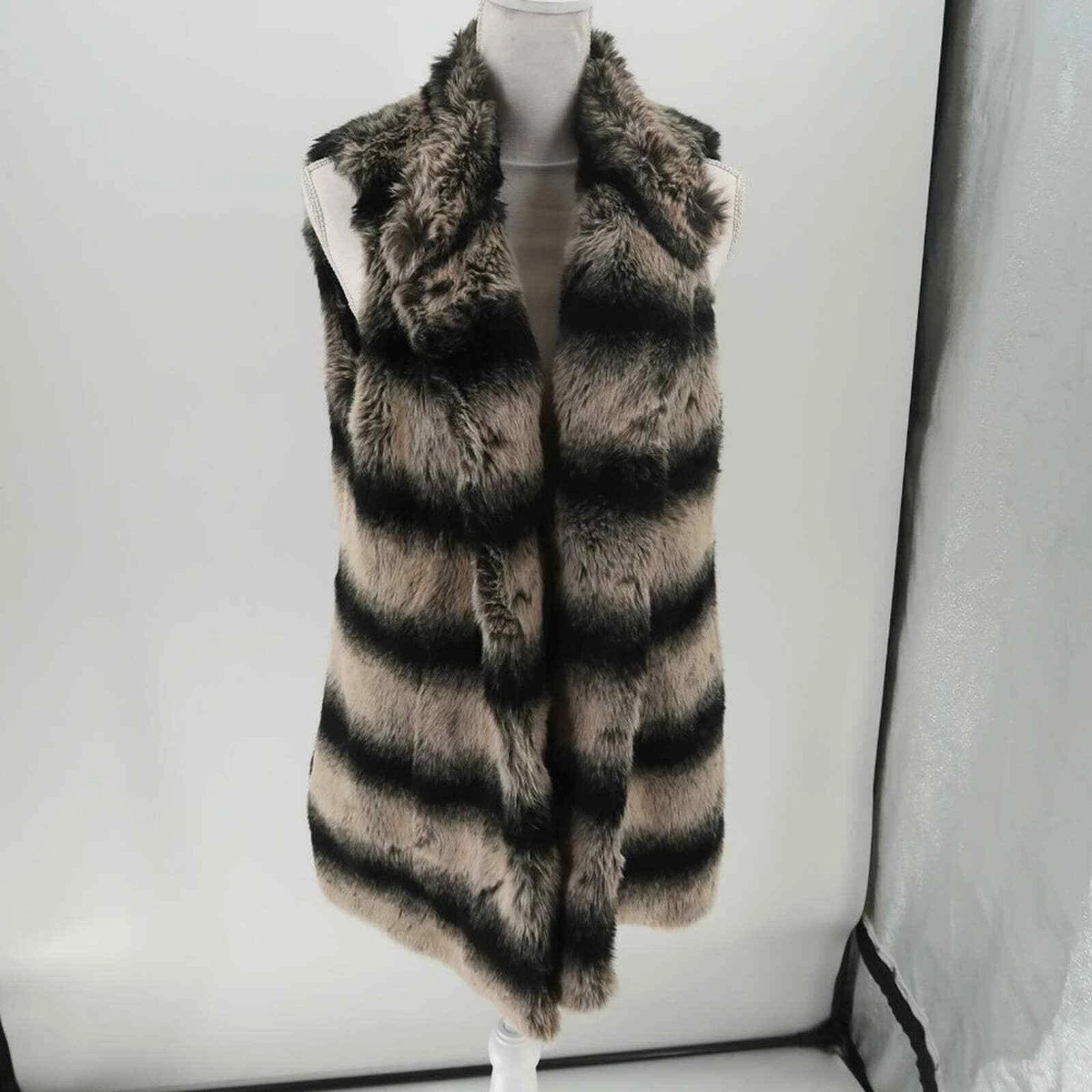Plus size white fur vest 2025