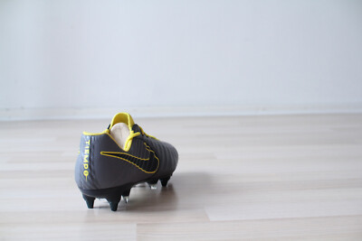 Nike Tiempo Legend 7 Elite SG PRO AC Grau Gelb Gr. 40 UK 6 NEU AR4387 070 |  eBay
