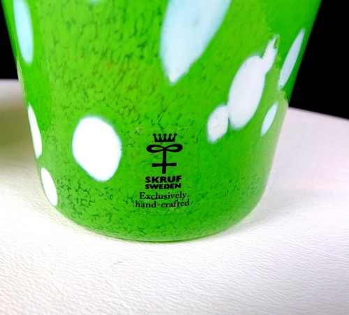 SKRUF SWEDEN GLASS GREEN MOTTLED WHITE SPOTTED 2 PIECE 3 1/2" TUMBLERS 1960s - Picture 6 of 10