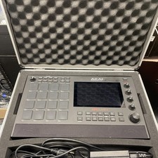 Akai Mpc Live Ii Standalone Sequencer - Black In Case