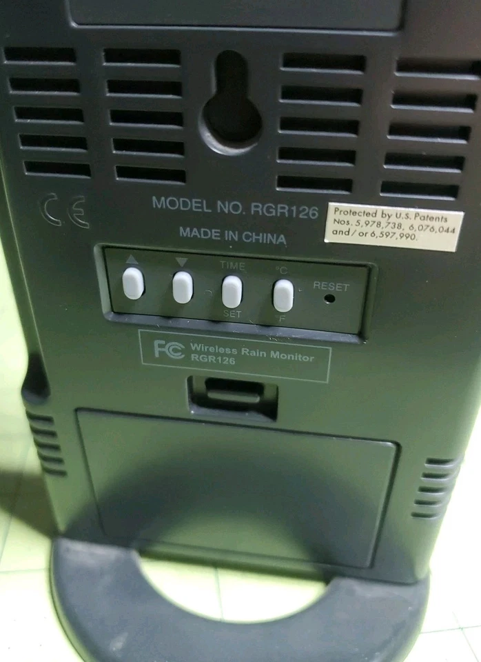 Oregon Scientific Wireless Rain Monitor & Stand RGR126 - Image 4 of 4