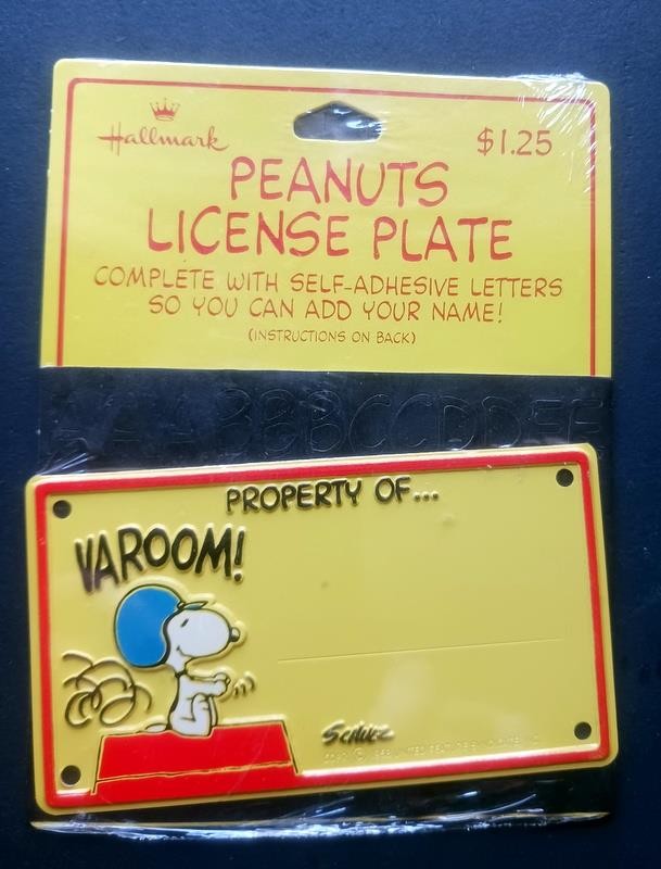 Hallmark The Peanuts Gang Mini License Plate SNOOPY "VAROOM!"  4" x 2 1/4"