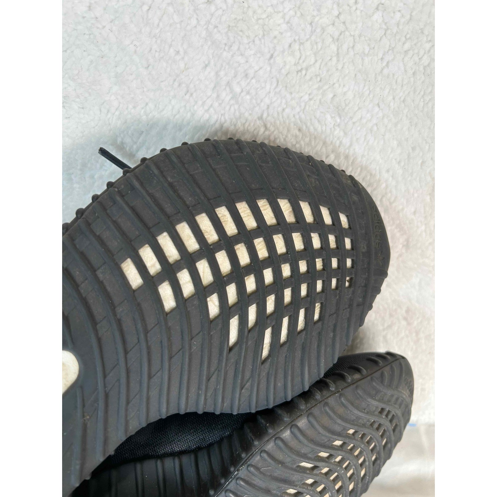 Adidas Yeezy Boost 350 V2 Originals Black Sneakers GX3791 Unisex Size 4.5 in Box thumbnail 14