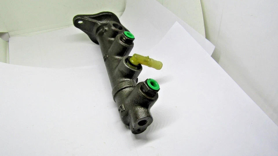 Cilindro maestro de freno Cardone 11-1893 Reman para Toyota Corolla 1980 Foto 3 de 4