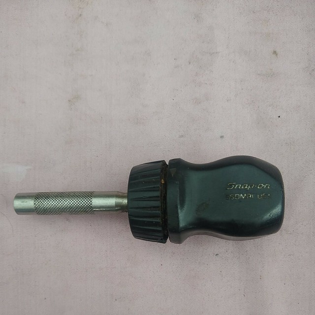 Snapon SSDMR1 Stubby Ratcheting Black Handle Screwdriver With Case for