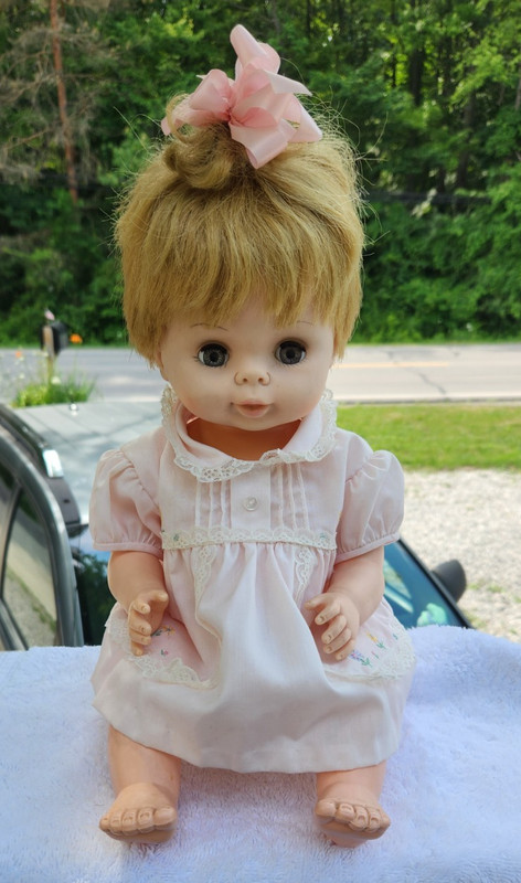 Vintage 1967 Deluxe Topper  Lil Miss Fussy Doll  17"  doesn't work