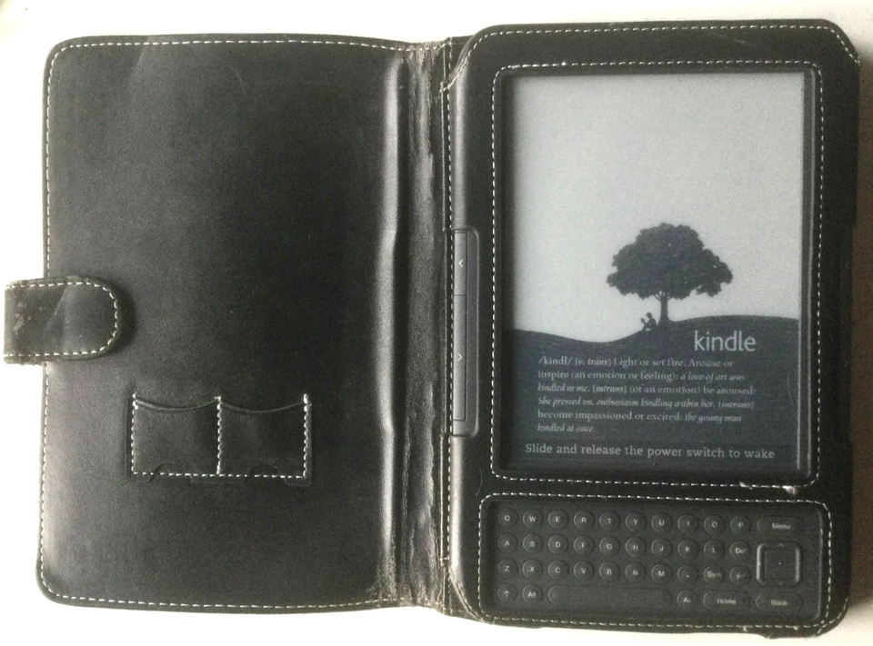 AMAZON KINDLE D00901 EBOOK READER / SPARES & REPAIR / xv - Image 2 of 3