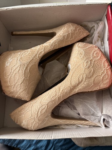Lace Print Nude Platform Pumps With Designs On The Whole Shoe
