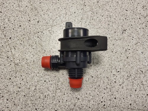 BMW F15 X5 XDRIVE30D, Zusatzkühlmittelpumpe, 64119197085