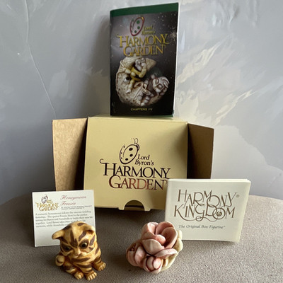 Harmony Kingdom Harmony Garden Honeymoon & Freesia Cat Figurines 2 Boxed