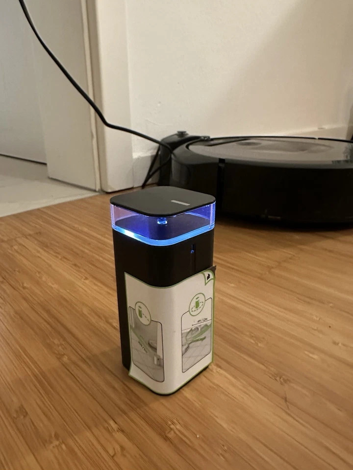 iRobot Roomba i7, Sehr guter Zustand, 1 Virtual Wall + neue Ersatzteile - Bild 2 von 4