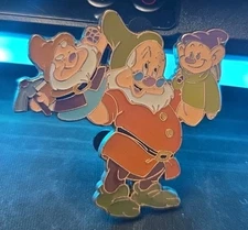 Disney pin LE 250 Snow White Puppet Pals DOC, HAPPY & DOPEY from 2010 77857