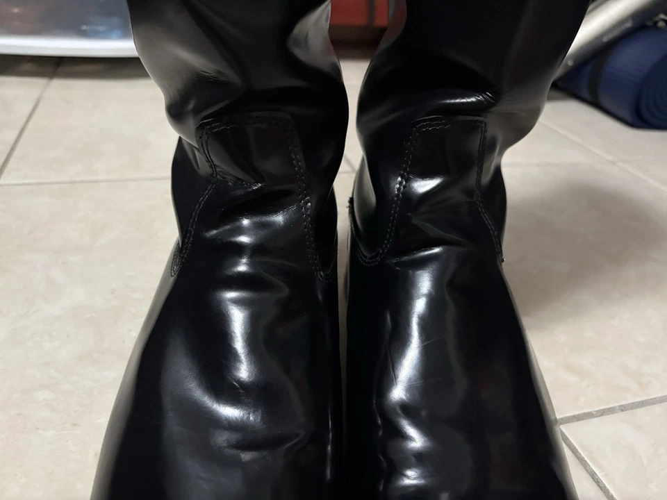 Botas de cosplay para hombre de cuero negro brillante con cremallera trasera - talla 10,5E Foto 3 de 4
