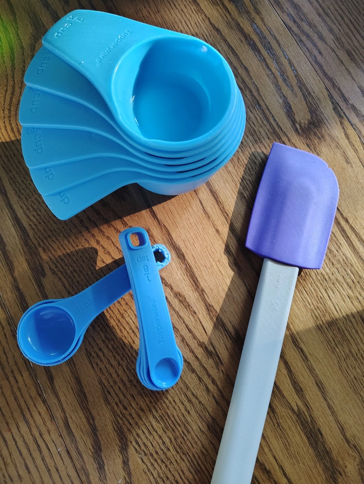 Tupperware Measuring Cups, spoons & spatula