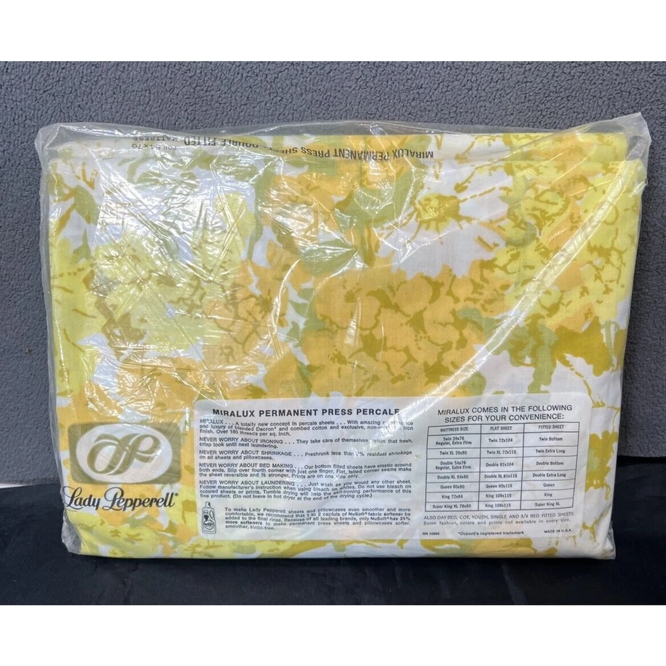Vintage 70s Lady Pepperell Miralux Daisy Floral Double Full Sheet Fitted Yellow - Image 2 of 4